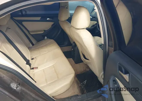 2012 Volkswagen Jetta 2.5L Se z USA, uszkodzony, nr VIN 3VWDX7AJ3CM311871